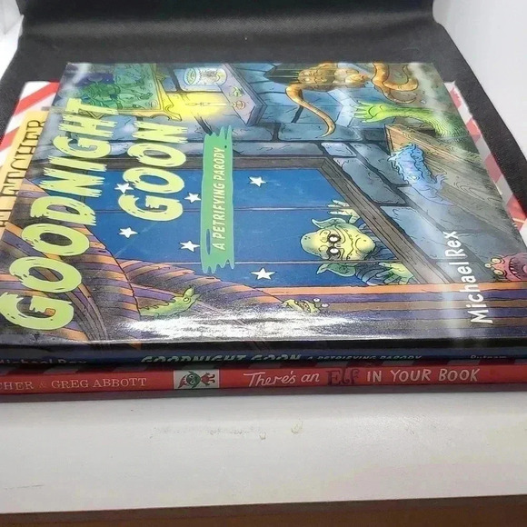 Lot of 2 books - Picture 8 of 9